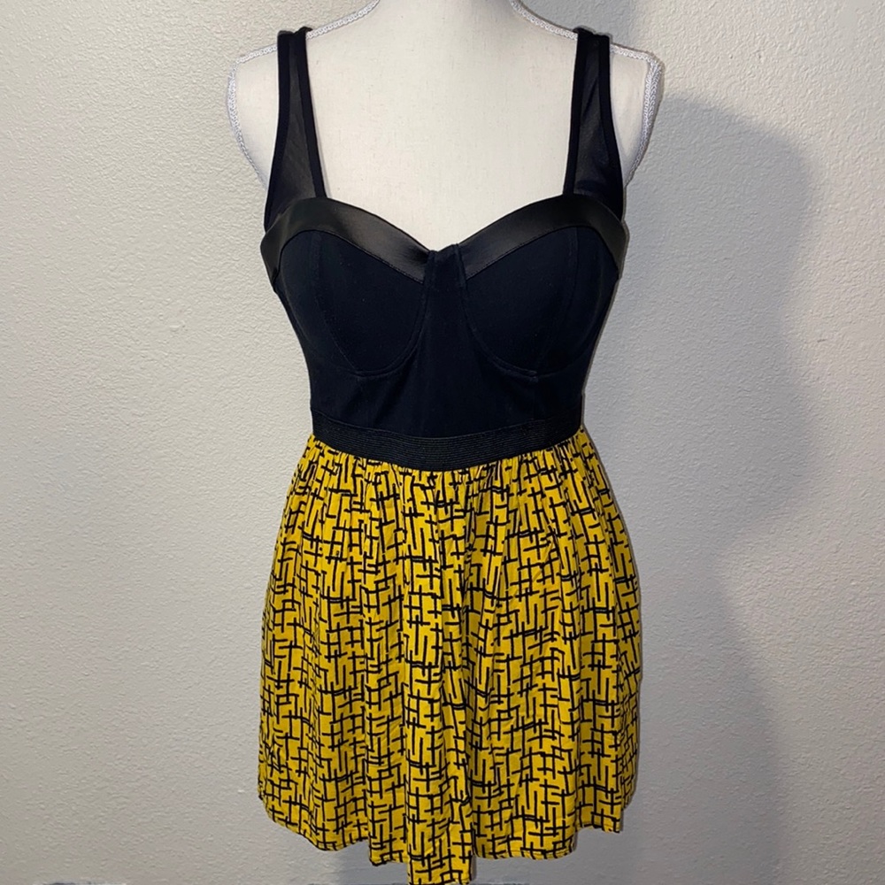 Material Girl Mini dress - Black and Yellow
